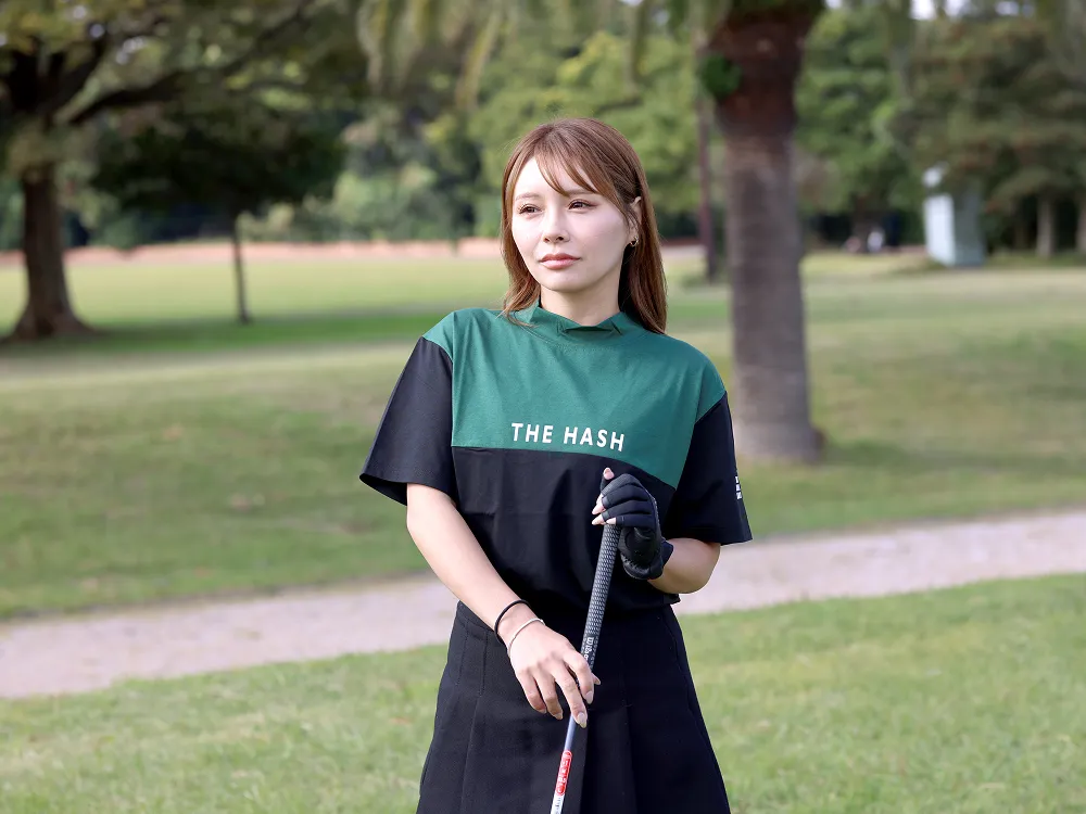 Straight Hash は、ストリートの抜け感と、ワンシーズンで使い切れる軽さを軸にしたゴルフウェアをつくっている。